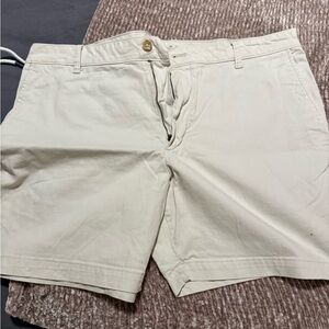 Izod Men's Tan Flat Front Shorts